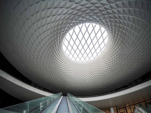 Suzhou Wujiang Songling-Avenue Bus Terminal / Nikken Sekkei - Image 20 of 35