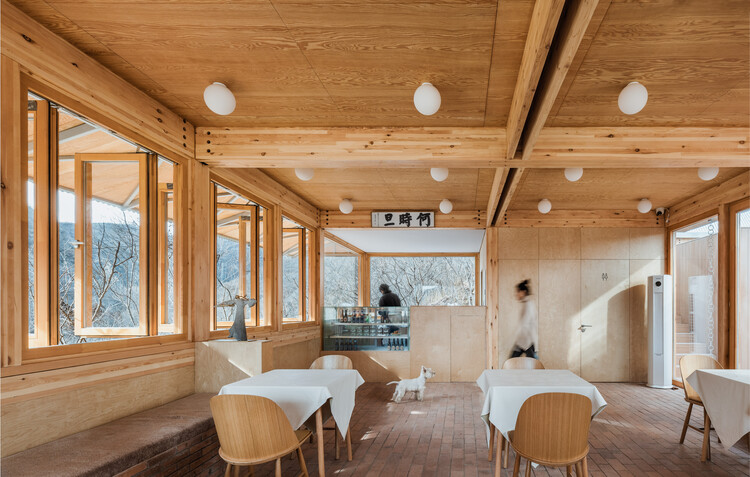 Terraza llena de castaño/arquitectos de maravilla - fotografía interior, madera