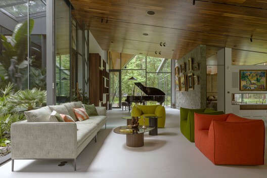 The Travelers’ House / BBGK Architects + Katarzyna Mach - Interior Photography, Living Room, Sofa, Wood, Table, Lighting, Chair