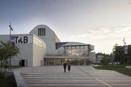 Regional Theater of Beauvaisis / atelier AJC