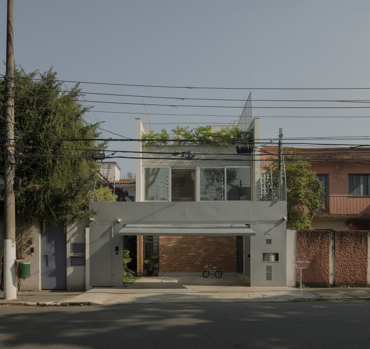 Jardim Paulista House / Messina Rivas - Image 1 of 26