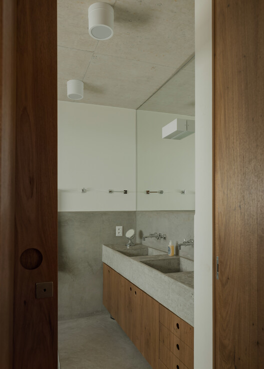 Jardim Paulista House / Messina Rivas - Interior Photography, Bathroom, Wood, Sink, Countertop