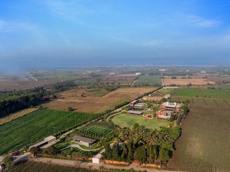 Grupo de trabajo de extensión/diseño de residencia de JetVan - imágenes 23 de 28