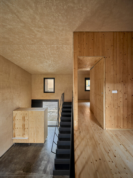 House within a House / MADE.V arquitectos - Interior Photography, Wood, Concrete