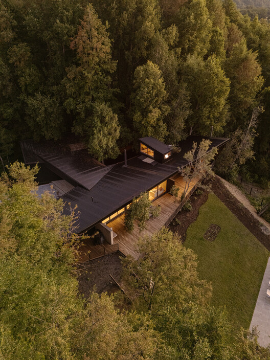Miradores House / Lucas Maino Fernández - Image 6 of 18