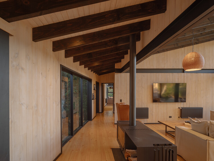 Miradores / Lucas Maino Fernández House - Fotografía interior, madera, viga fija