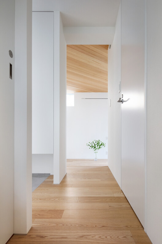 i-Ap Apartment / Soeda and associates Architects - Interior Photography, Wood, Door