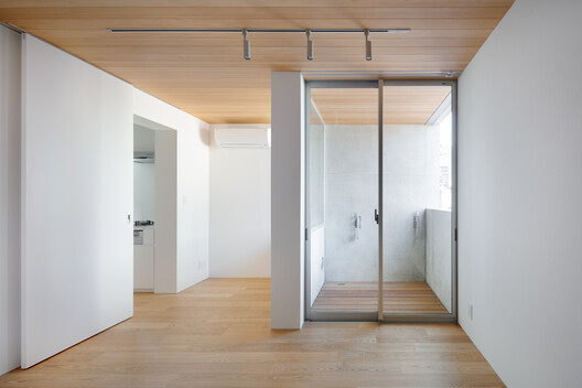 i-Ap Apartment / Soeda and associates Architects - Interior Photography, Wood, Door