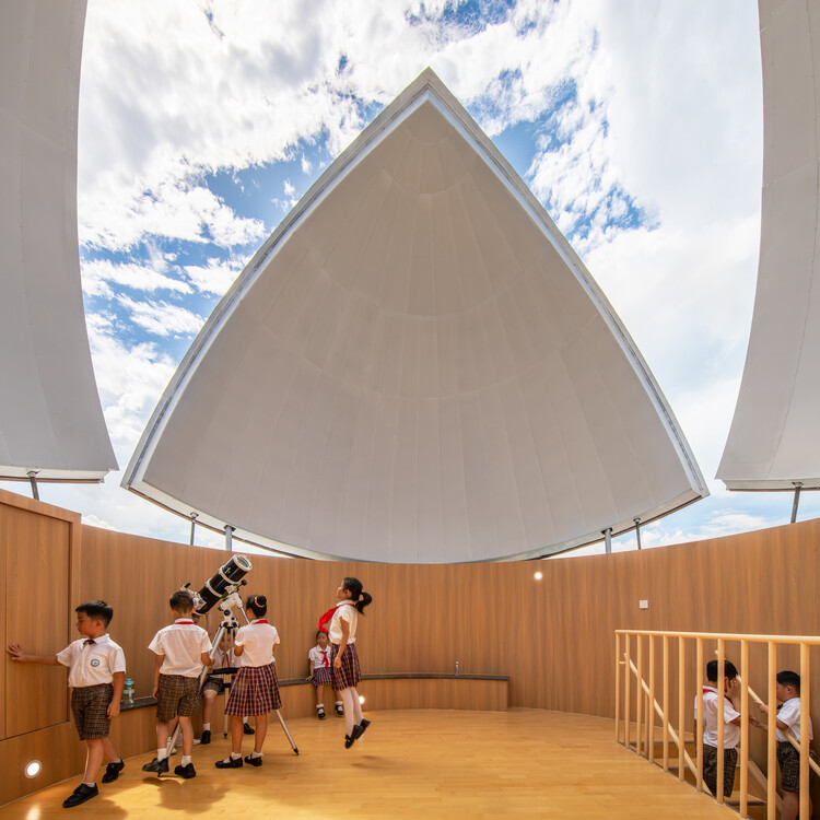深圳宝中集团海天学校 / 深总院环境院 - 室内图, 楼梯