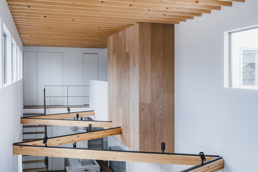 Grand Room House / IGArchitects - Interior Photography, Kitchen, Wood, Lighting, Stairs, Handrail
