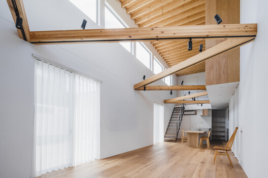 Grand Room House / IGArchitects - Interior Photography, Wood, Beam, Handrail