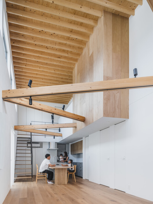 Grand Room House / IGArchitects - Interior Photography, Kitchen, Wood, Beam