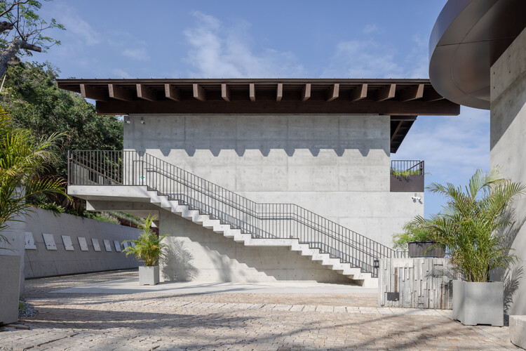 Centro de arte Paul Chiang / Behet Bondzio Lin Architekten - Fotografía externa, Balcón