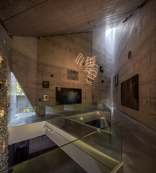 Paul Chiang Art Center / Behet Bondzio Lin Architekten - Interior Photography, Bathroom, Lighting