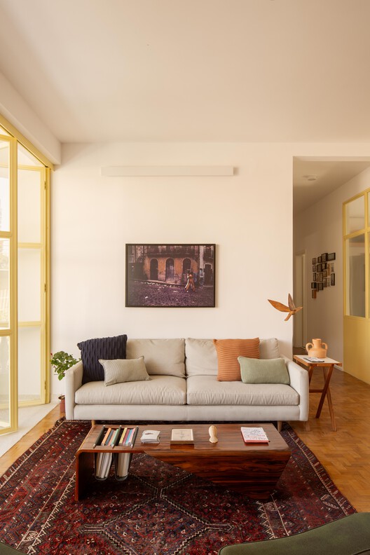 Apartamento Hípica / Mana arquitetura - Fotografia de Interiores, Sala de Estar, Sofá, Madeira