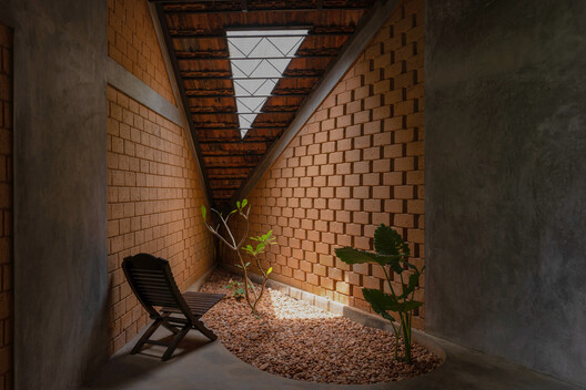The Ethereal Whisper House / Project 51 A (h) - Interior Photography