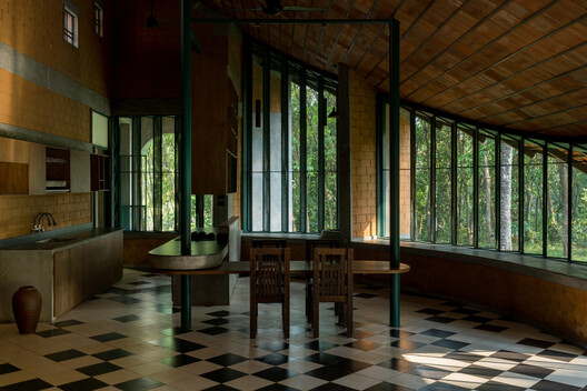 The Ethereal Whisper House / Project 51 A (h) - Interior Photography, Wood, Glass, Beam