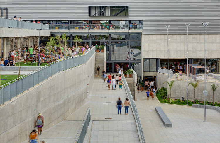 Sesc Franca/Siaa +Apiacásarquitetos - Fotos exteriores, escaleras, carandas