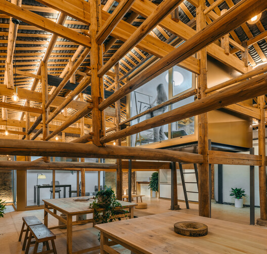 Porcelain Studios Plugin Revival  / People's Architecture Office + Liu Kecheng Design Studio - Interior Photography, Wood, Beam