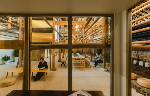 Porcelain Studios Plugin Revival  / People's Architecture Office + Liu Kecheng Design Studio - Interior Photography, Wood, Beam