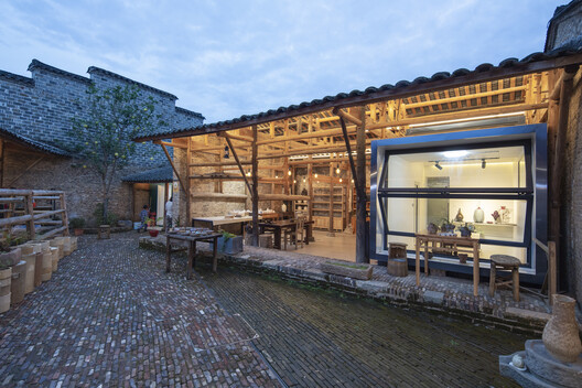 Porcelain Studios Plugin Revival  / People's Architecture Office + Liu Kecheng Design Studio - Exterior Photography, Wood, Beam