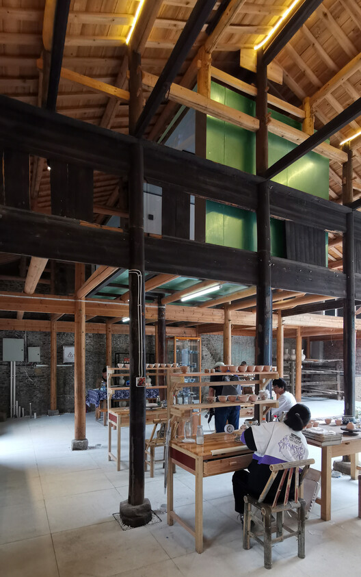 Porcelain Studios Plugin Revival  / People's Architecture Office + Liu Kecheng Design Studio - Interior Photography, Wood, Beam, Glass, Column