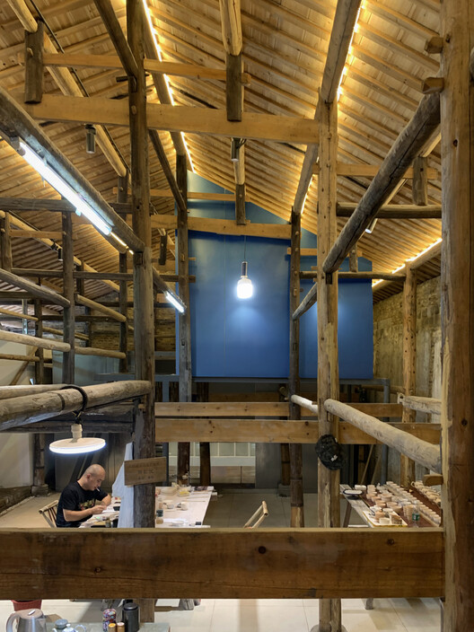 Porcelain Studios Plugin Revival  / People's Architecture Office + Liu Kecheng Design Studio - Interior Photography, Wood, Lighting, Beam
