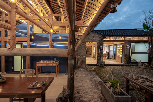 Porcelain Studios Plugin Revival  / People's Architecture Office + Liu Kecheng Design Studio - Interior Photography, Wood, Beam, Courtyard