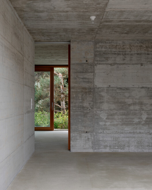 House with two Courtyards / BÜRO MÜHLBAUER - Interior Photography, Concrete