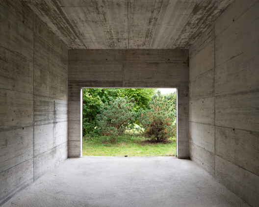 House with two Courtyards / BÜRO MÜHLBAUER - Image 13 of 21