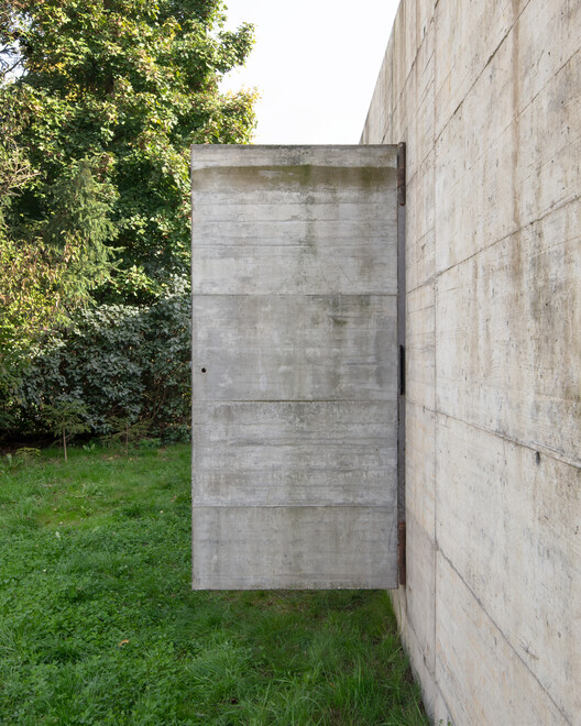House with two Courtyards / BÜRO MÜHLBAUER - Image 15 of 21