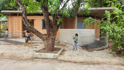 She Block Breastfeeding Centers for Mothers on the Move / Aangan Collaborative LLP - Exterior Photography