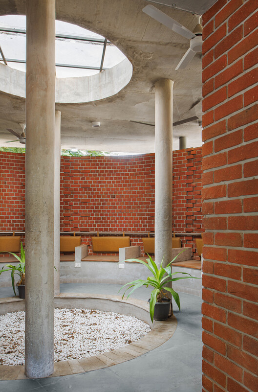She Block Breastfeeding Centers for Mothers on the Move / Aangan Collaborative LLP - Interior Photography, Column