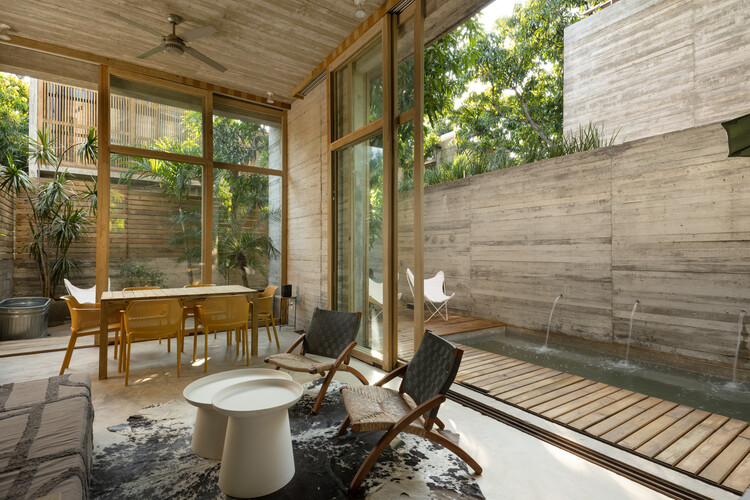 Macu/Chris Luce House - Fotografía interior, madera, sillas