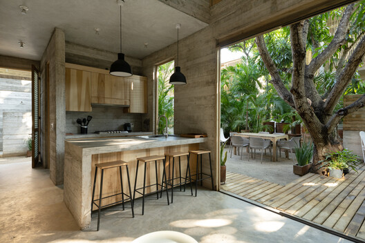 Casa Macu / Chris Luce - Fotografia de Interiores, Cozinha, Madeira, Bancada, Cadeira, Viga