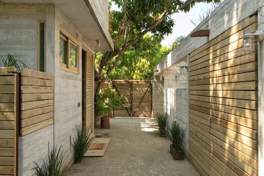 Casa Macu / Chris Luce - Fotografia de Exterior, Madeira, Concreto, Terraço, Aido
