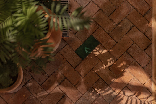 Restaurante La Casa by Thierry Blouet / Estudio 3.14 - Fotografía interior, Ladrillo