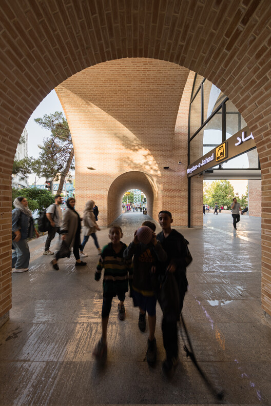 Jahad Metro Plaza / KA architecture studio (Mohammad Khavarian) - Interior Photography, Arch, Concrete