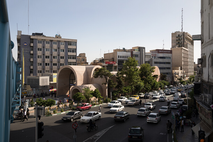 Estudio de arquitectura de Jahad / Ka Metro Plaza (Mohammad Khavarian) - Fotografía al aire libre