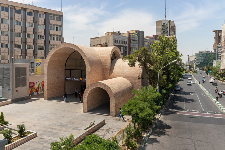 Estudio de arquitectura de Jahad / Ka Metro Plaza (Mohammad Khavarian) - Fotografía al aire libre