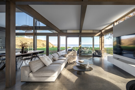 Forest House / Karlikova Architects - Interior Photography, Living Room, Sofa, Chair, Beam
