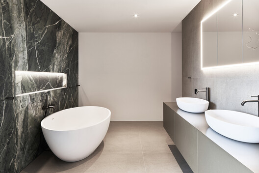 House Grenchen / Tormen Architekten AG - Interior Photography, Bathroom, Sink, Bathtub, Countertop, Glass