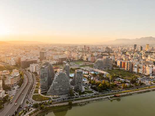 Lake Views / JA Joubert Architecture Lake Views / JA Joubert Architecture - Exterior Photography, Cityscape