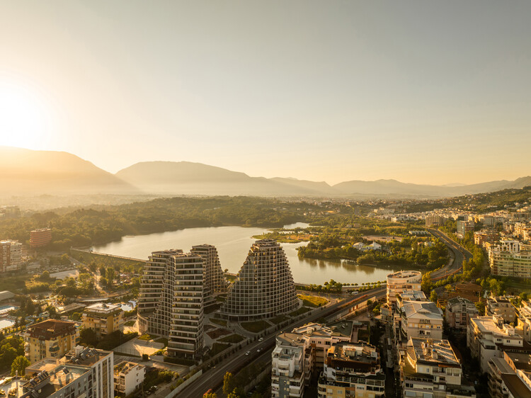 Lake Views / JA Joubert Architecture - Exterior Photography, Cityscape