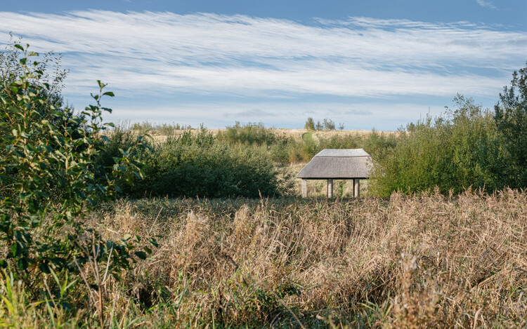 Punto de conferencia Den Talamh / Fuinneamh Simposio Arquitectos - Fotografía externa