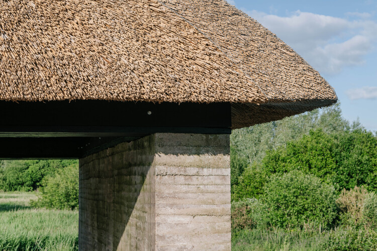 Punto de conferencia Den Talamh / Fuinneamh Simposio Arquitectos - Imagen 13 de 25