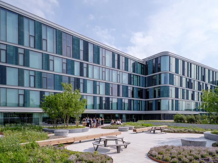DPG Mediavaert Headquarters / Team V Architecture - Exterior Photography, Commercial Architecture