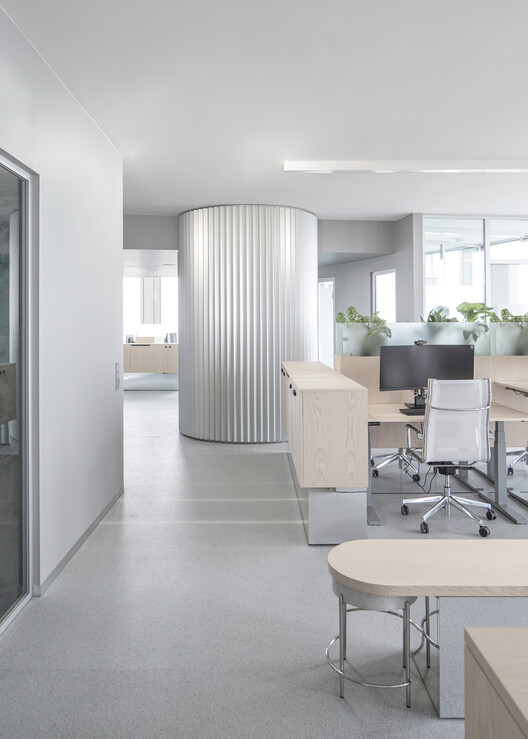 Signa Sports United High-Rise Tower / Allen Kaufmann Architekten - Interior Photography, Kitchen, Chair