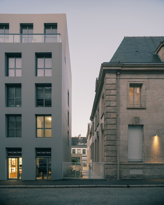 19 Collective Housing Units / Atelier 56S - Exterior Photography, Facade, Concrete