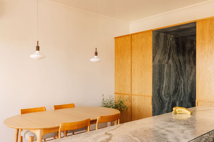 Apartamento 12/12 / há.atelier - Fotografia de Interiores, Madeira, Mesa, Bancada, Cadeira